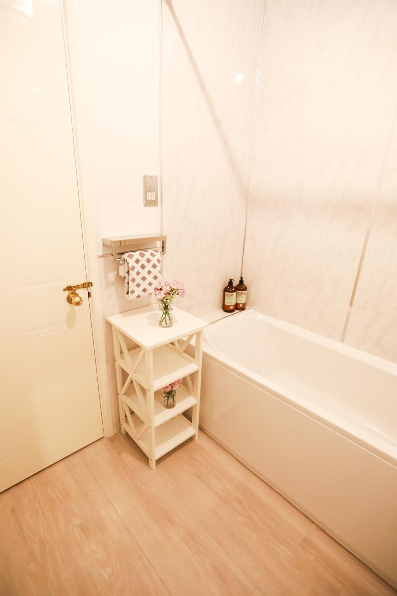 Woodside Ash Hot Tub & Pool Appartement Bideford Buitenkant foto